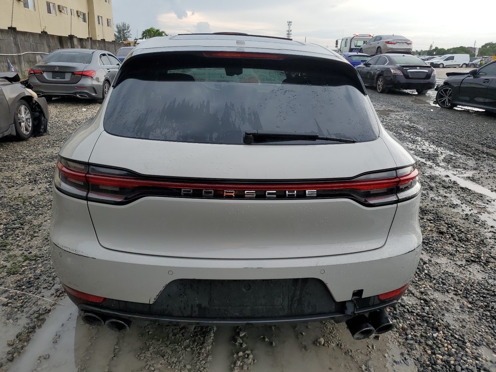 2019 Porsche Macan vin: WP1AA2A54KLB06667
