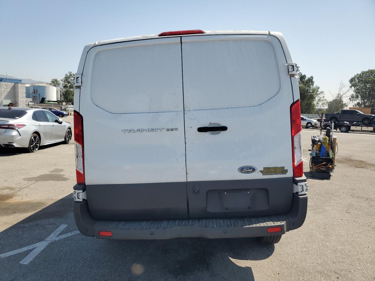 1FTYR1ZM8JKB31980 2018 Ford Transit T-250