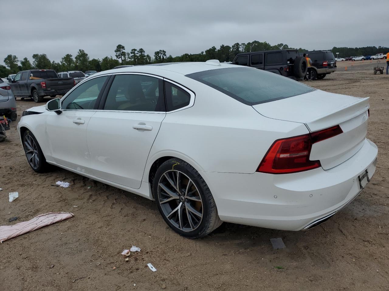 LVY982AK7JP039598 2018 VOLVO S90 - Image 2