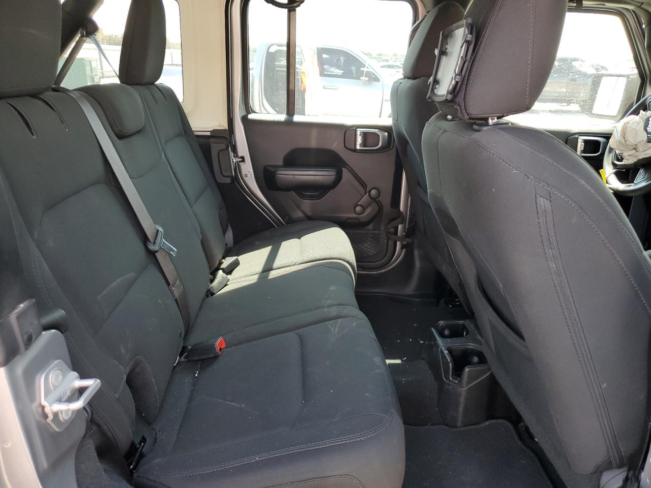 2018 Jeep Wrangler - Image 10