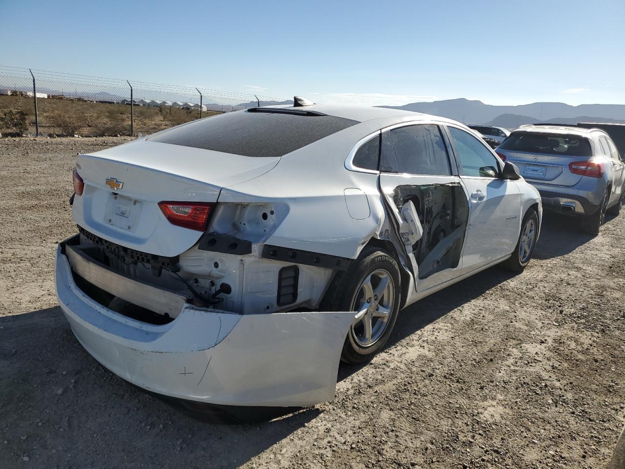 2017 Chevrolet Malibu - Image 3