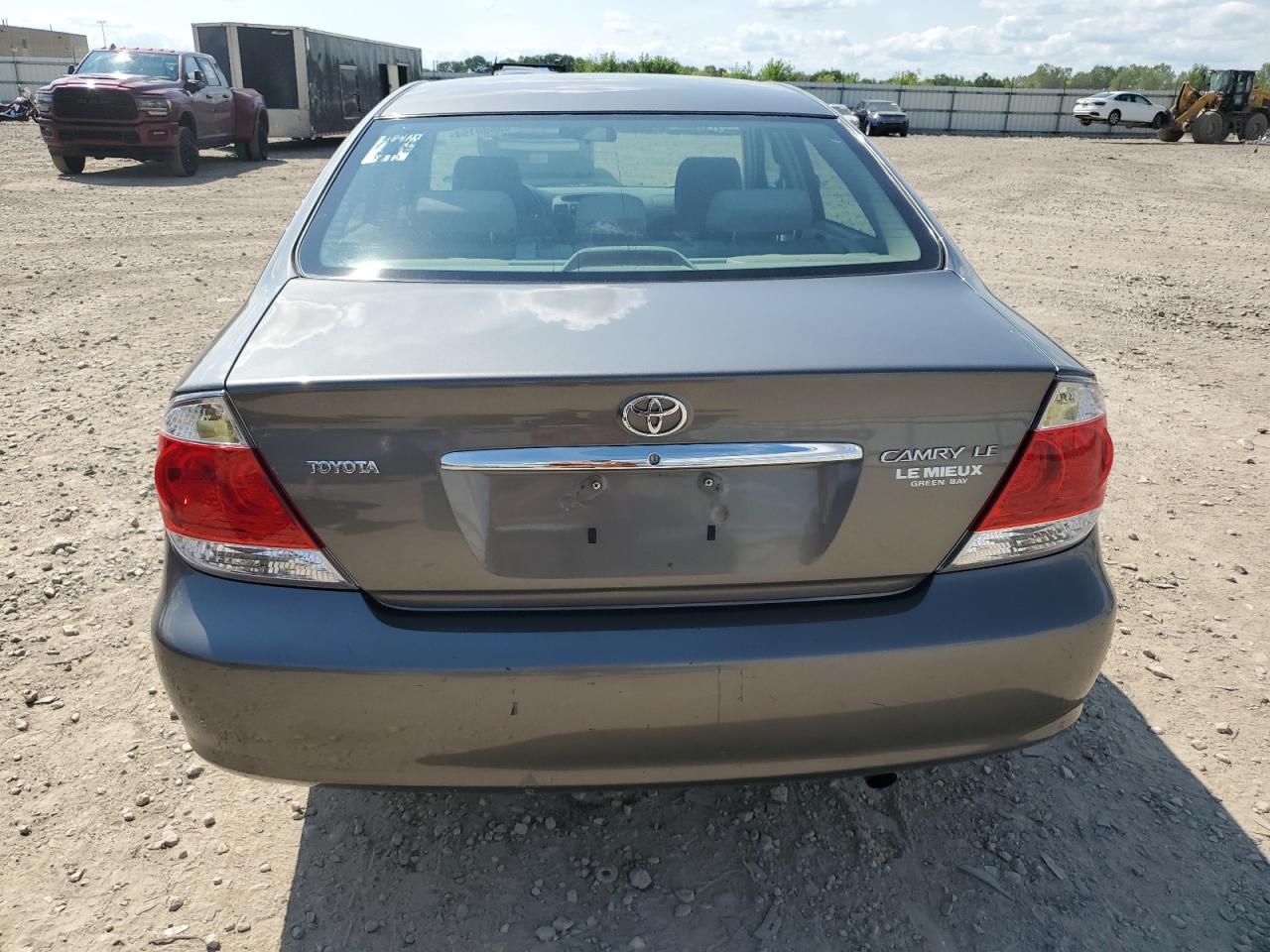 2005 Toyota Camry Le VIN: 4T1BE32K95U555129 Lot: 65896194