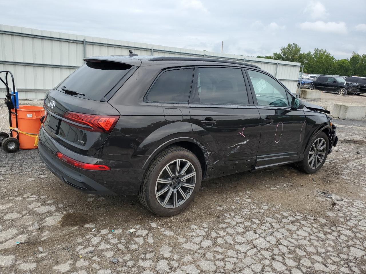 2024 Audi Q7 - Image 3