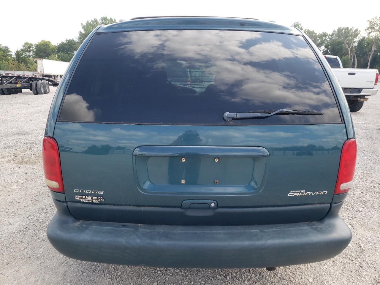 2000 Dodge Grand Caravan Le VIN: 1B4GP54G5YB705565 Lot: 68326274