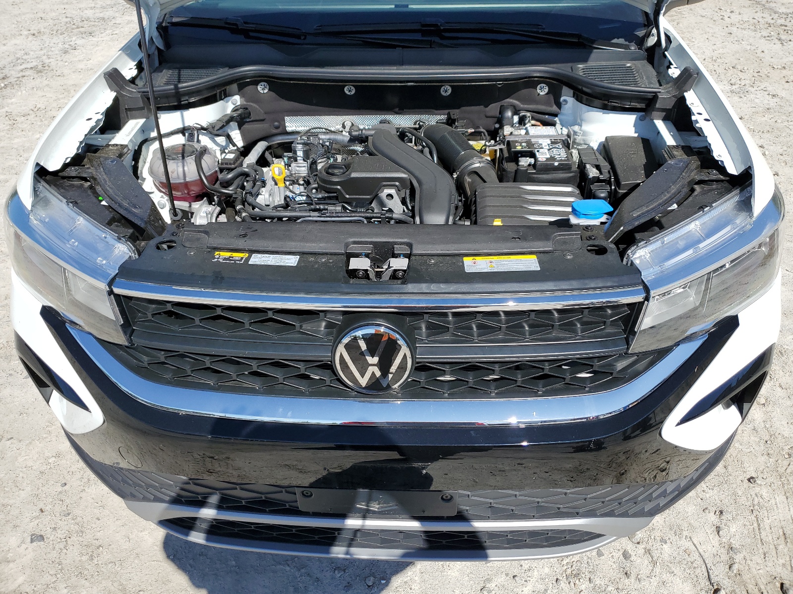 3VVUX7B22RM038720 2024 Volkswagen Taos Se