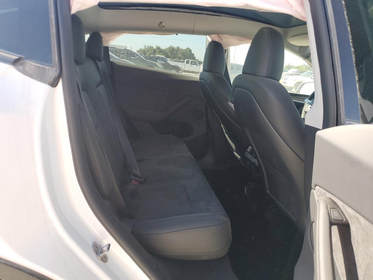 7SAYGDEEXRA257207 2024 Tesla Model Y