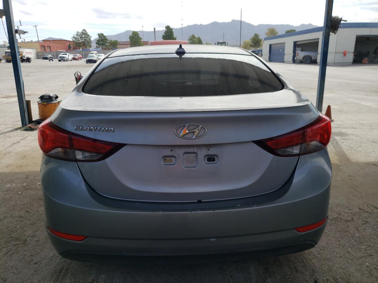 2016 Hyundai Elantra Se VIN: 5NPDH4AE9GH735424 Lot: 66404124