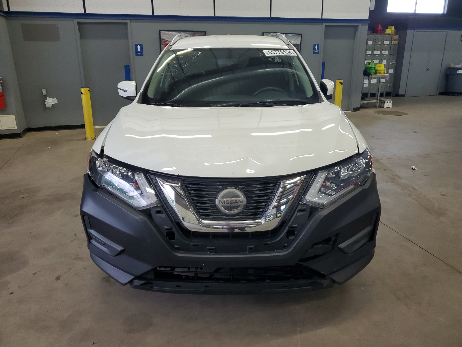 2018 Nissan Rogue S vin: KNMAT2MT9JP523067