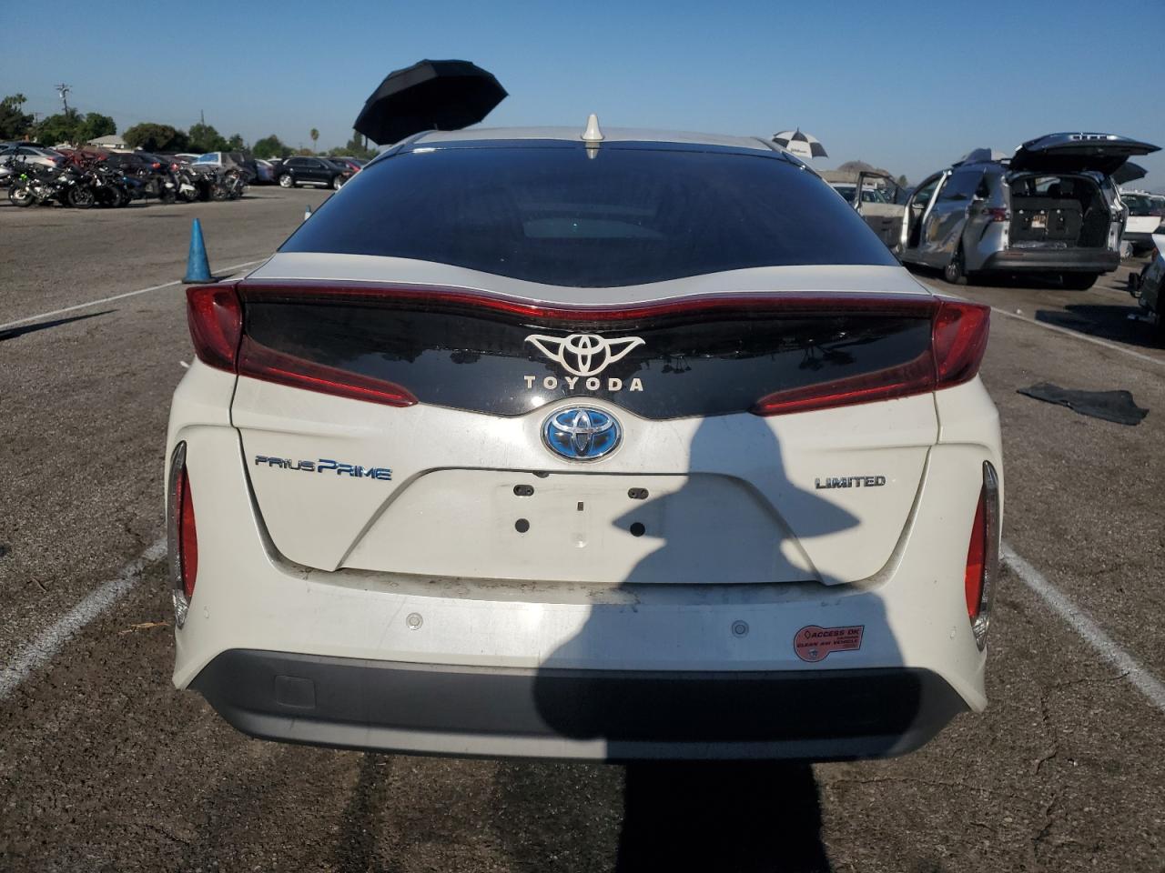 JTDKARFP4L3141381 2020 Toyota Prius Prime Le