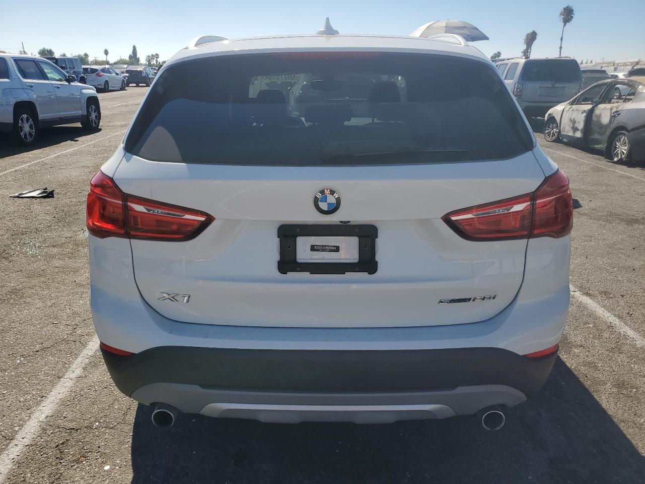 WBXHU7C30J5L09187 2018 BMW X1 Sdrive28I