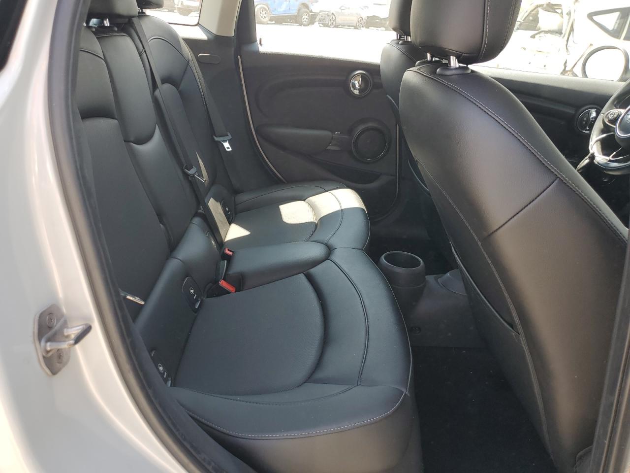 2015 MINI Cooper - Image 11