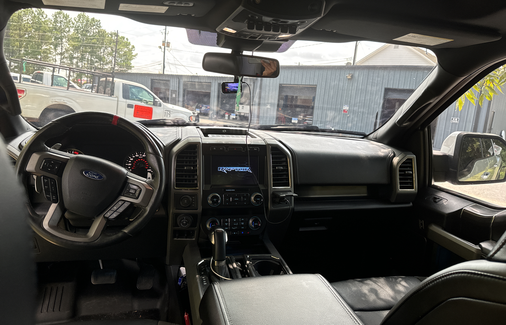 1FTFW1RG8KFB32956 2019 Ford F150 Raptor 1FTFW1RG8KFB32956 2019 Ford F150 Raptor