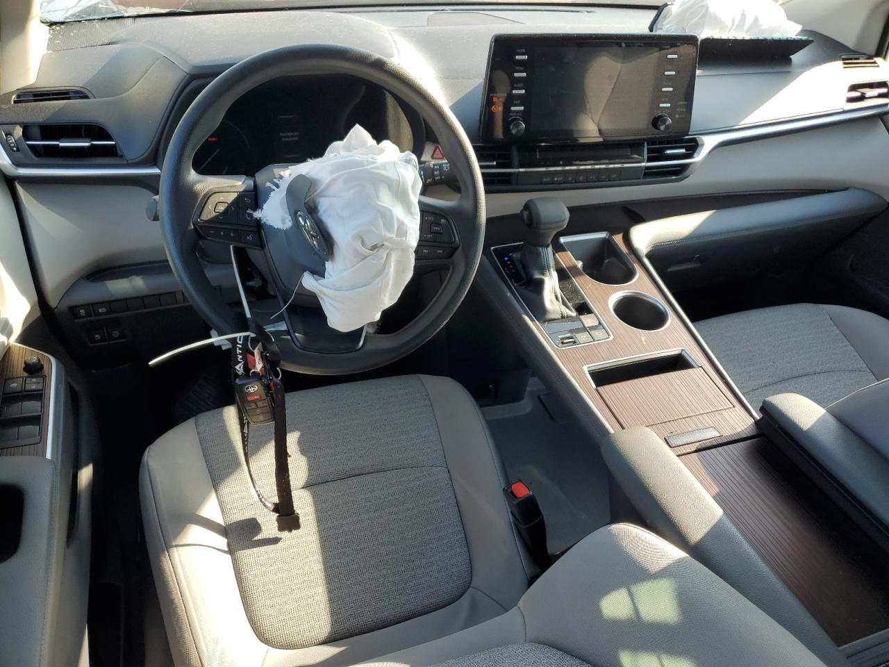 2022 Toyota Sienna - Image 8