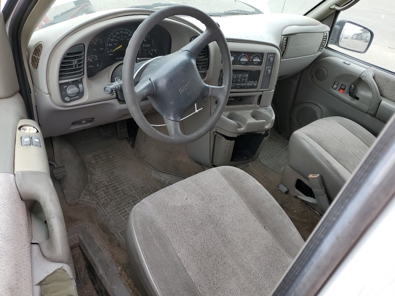 1GKDM19W11B517949 2001 GMC Safari Xt