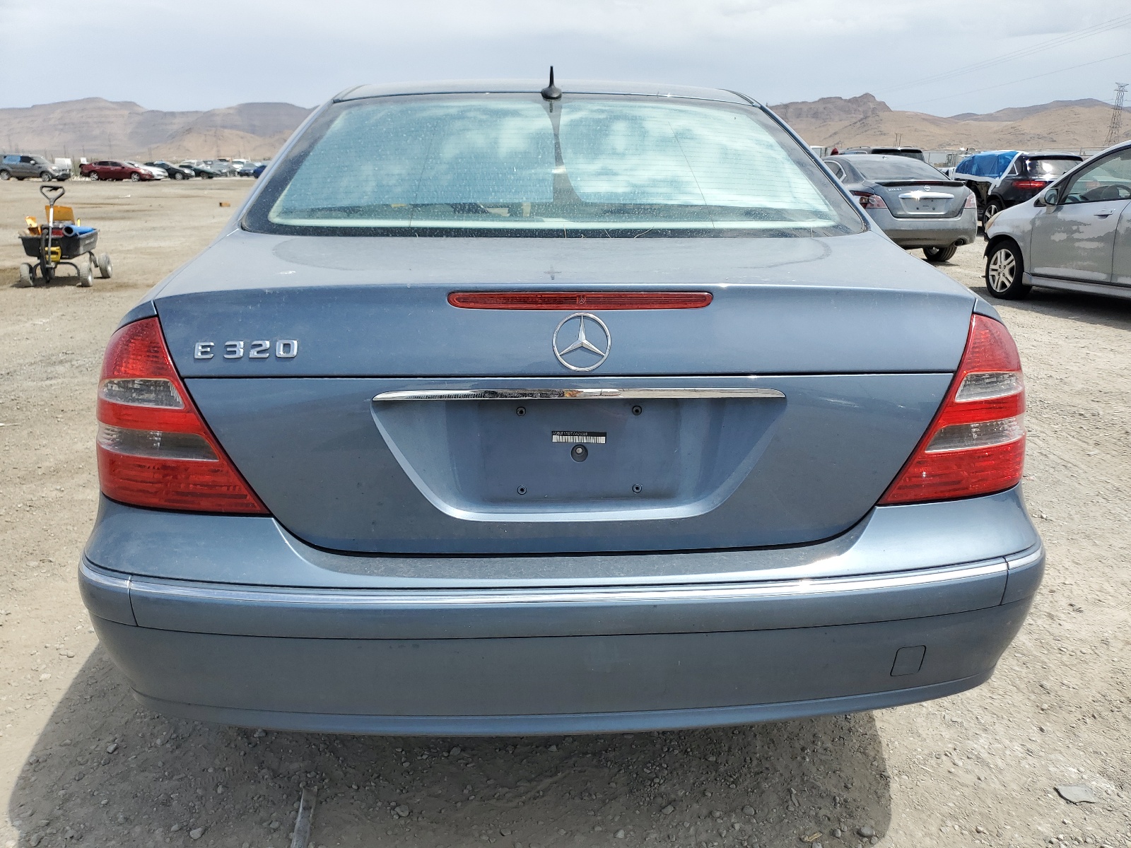 WDBUF65J25A625388 2005 Mercedes-Benz E 320