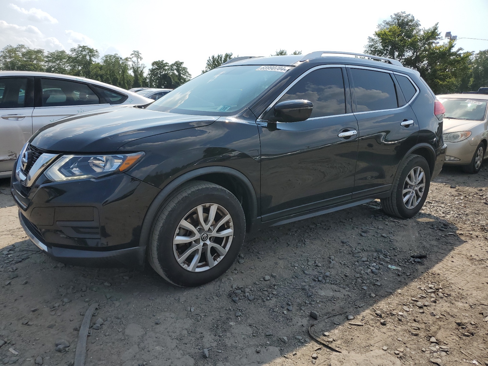 2017 Nissan Rogue S vin: KNMAT2MV5HP523241