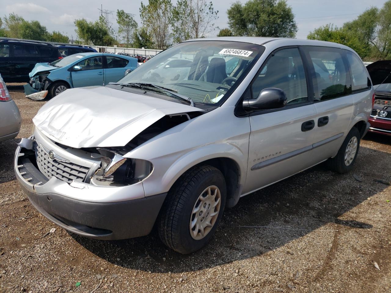 2001 Chrysler Voyager na sprzedaż w Elgin, IL - Front End