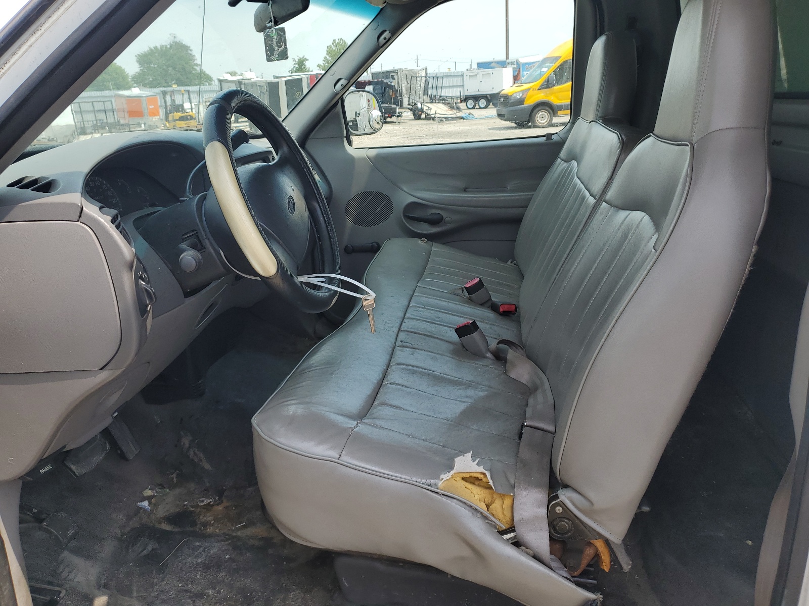 1FTDF1724VNC49375 1997 Ford F150