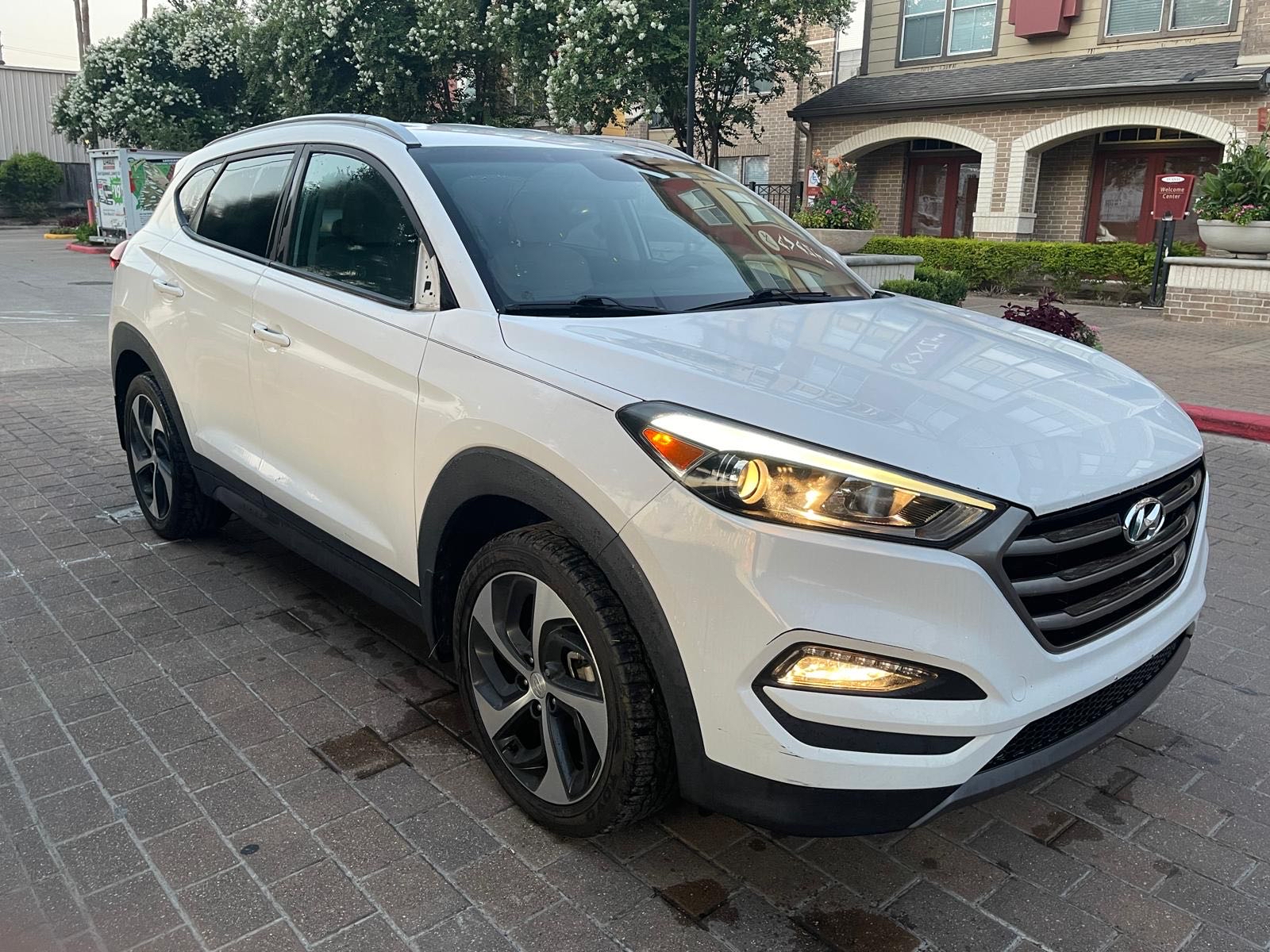 2016 Hyundai Tucson Limited vin: KM8J33A24GU203050