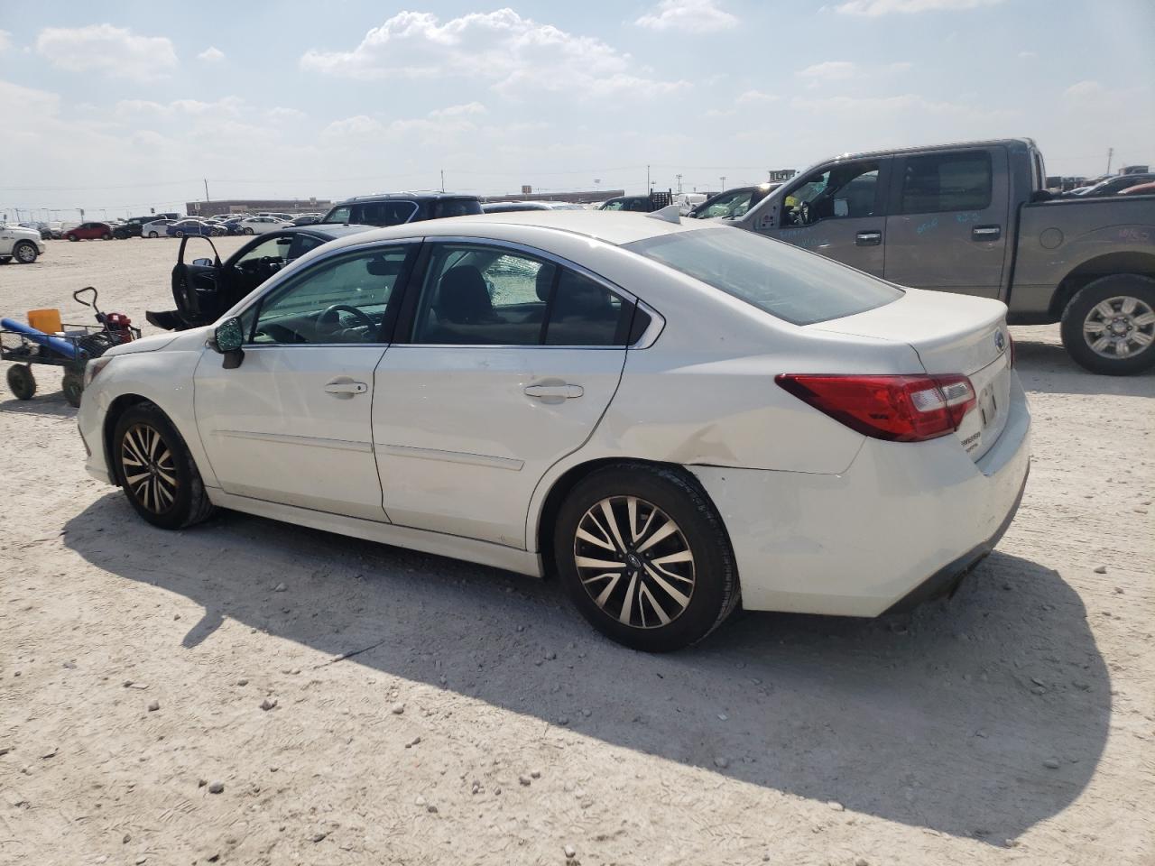 2018 Subaru Legacy - Image 2