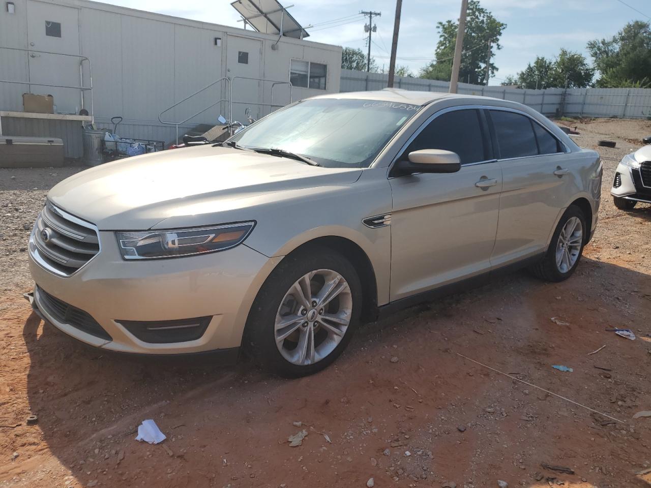 1FAHP2E89JG105210 2018 Ford Taurus Sel