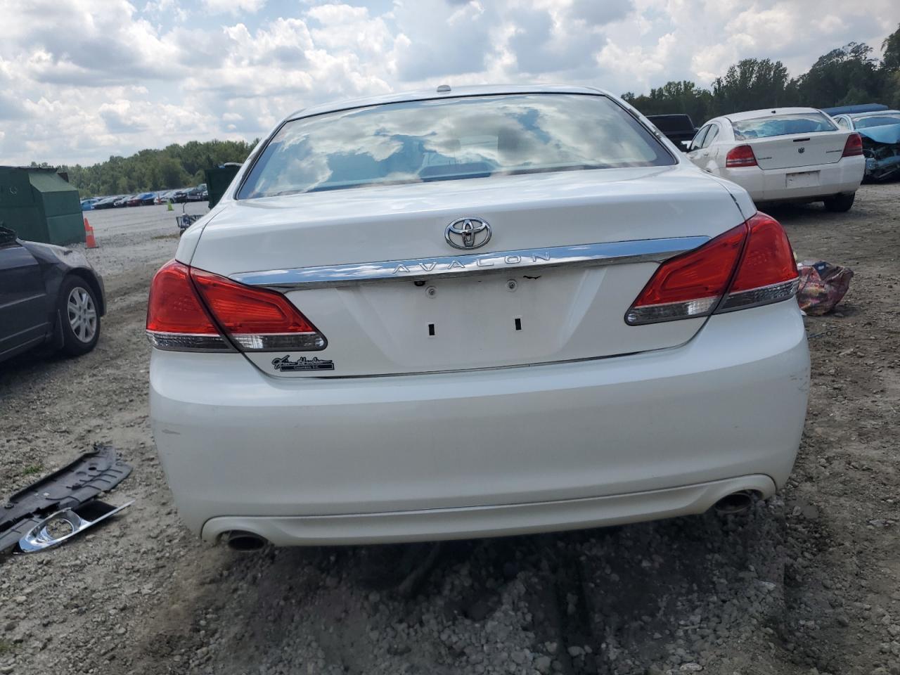 4T1BK3DBXBU402664 2011 Toyota Avalon Base