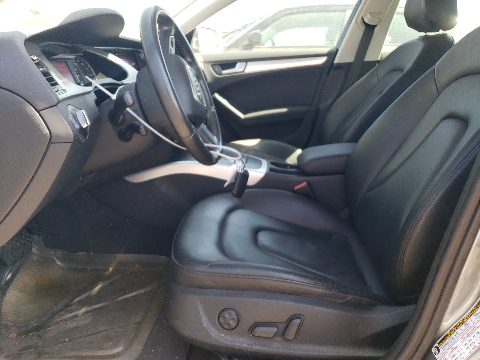 WAUFFAFL0BN043322 2011 Audi A4 Premium Plus