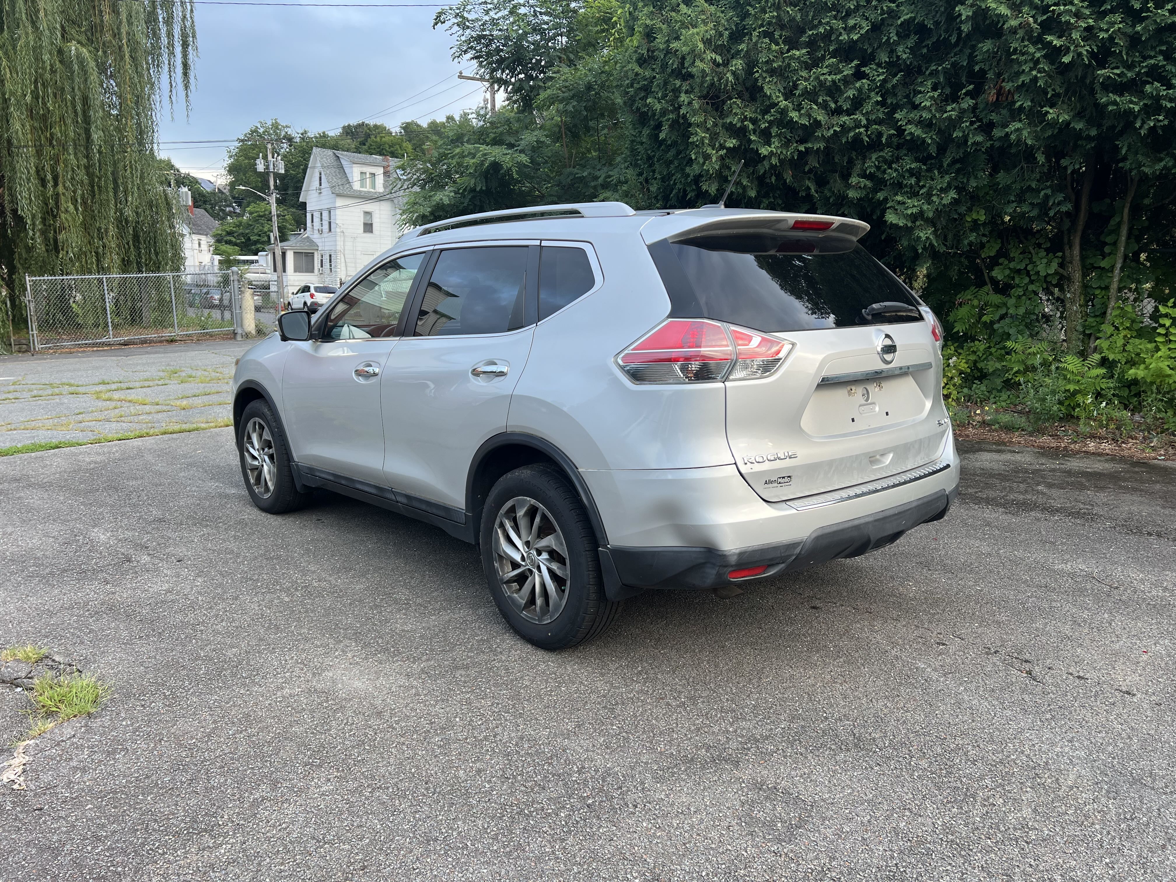 2015 Nissan Rogue S vin: 5N1AT2MV4FC770895