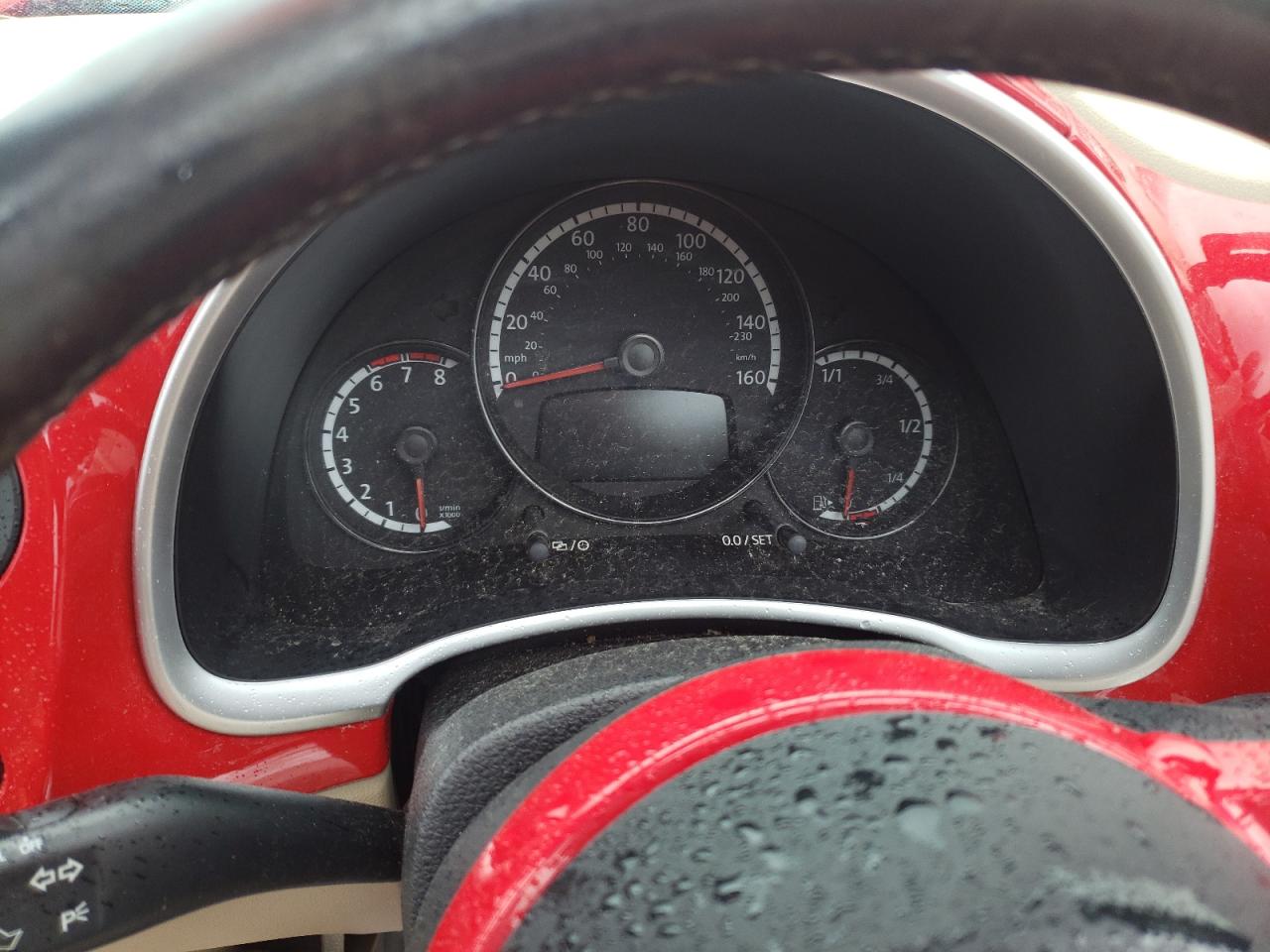 2013 Volkswagen Beetle - Image 9