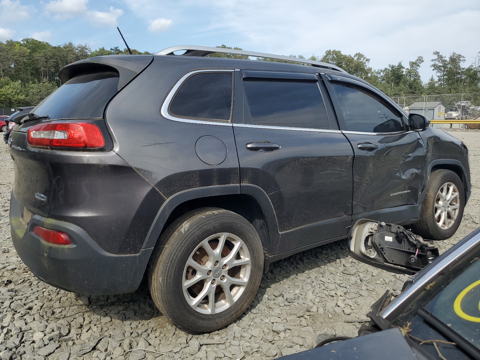 2016 Jeep Cherokee Latitude vin: 1C4PJMCB6GW187767