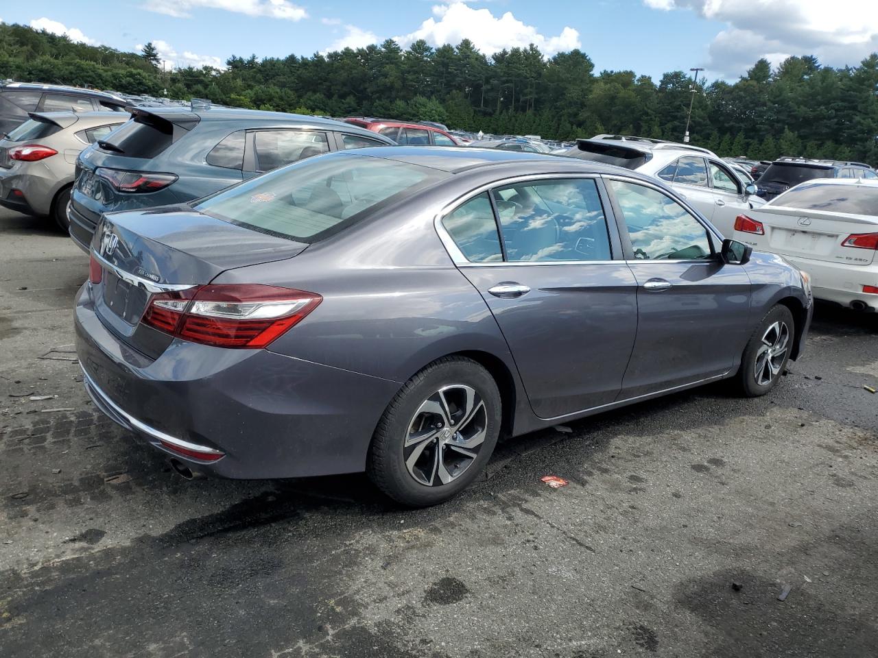 VIN 1HGCR2F32HA006020 2017 HONDA ACCORD no.3