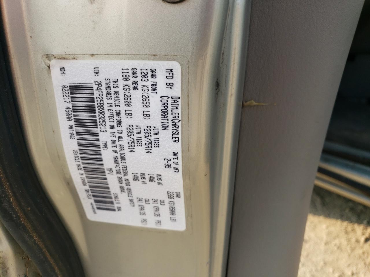 1999 Plymouth Voyager VIN: 2P4FP25B8XR325213 Lot: 68037484