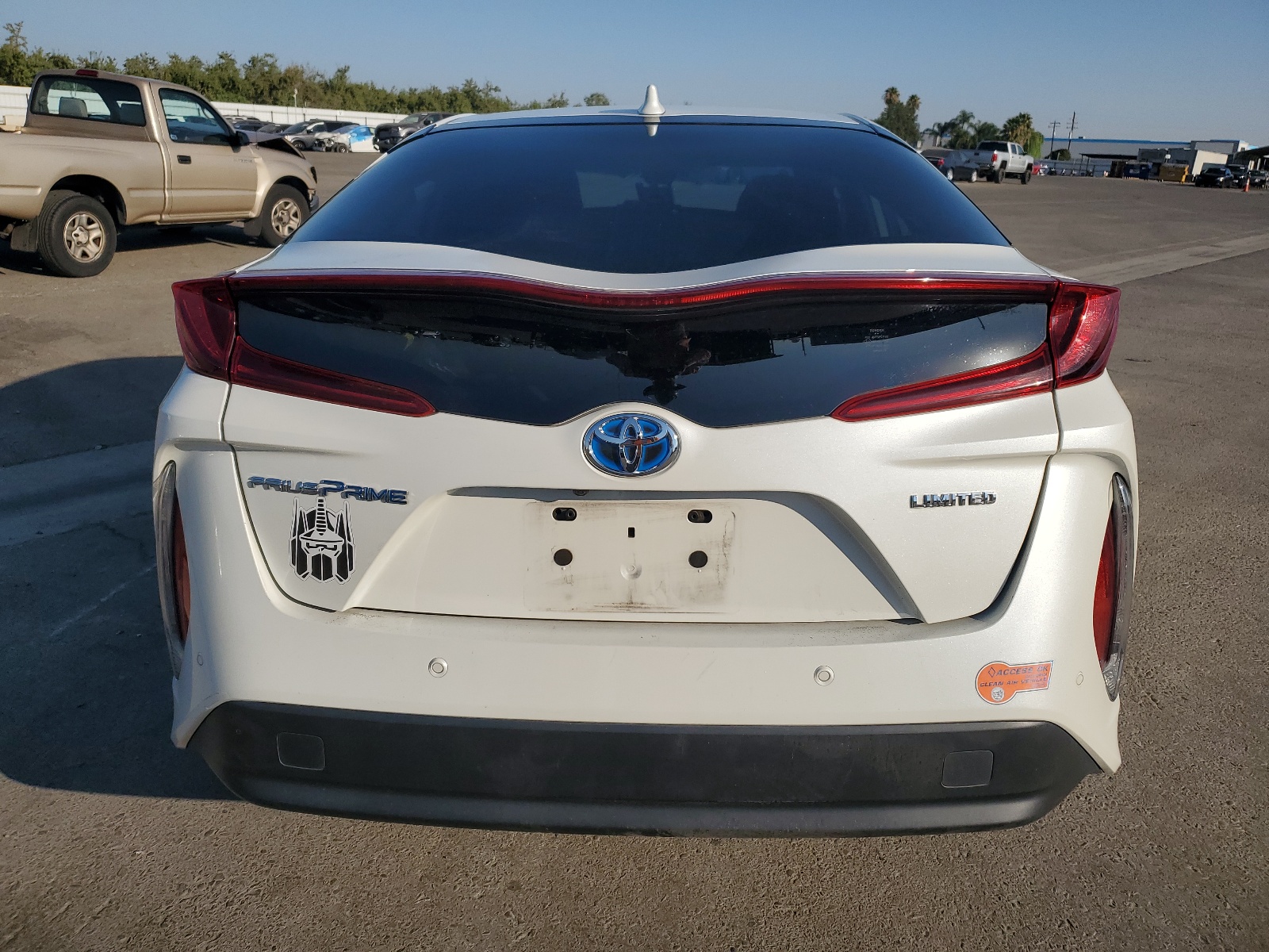 JTDKARFP5L3120636 2020 Toyota Prius Prime Le