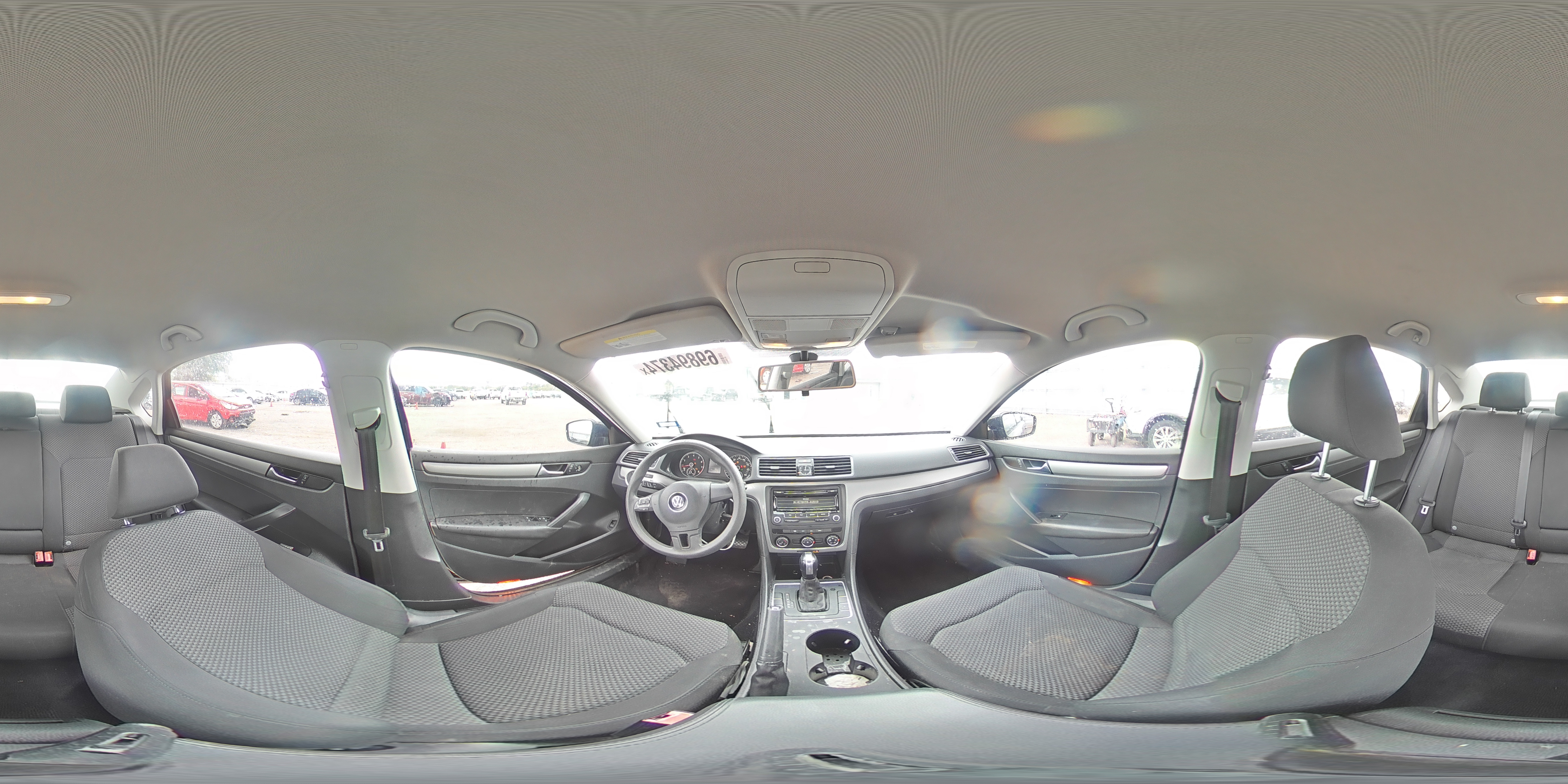2014 Volkswagen Passat - Image 13