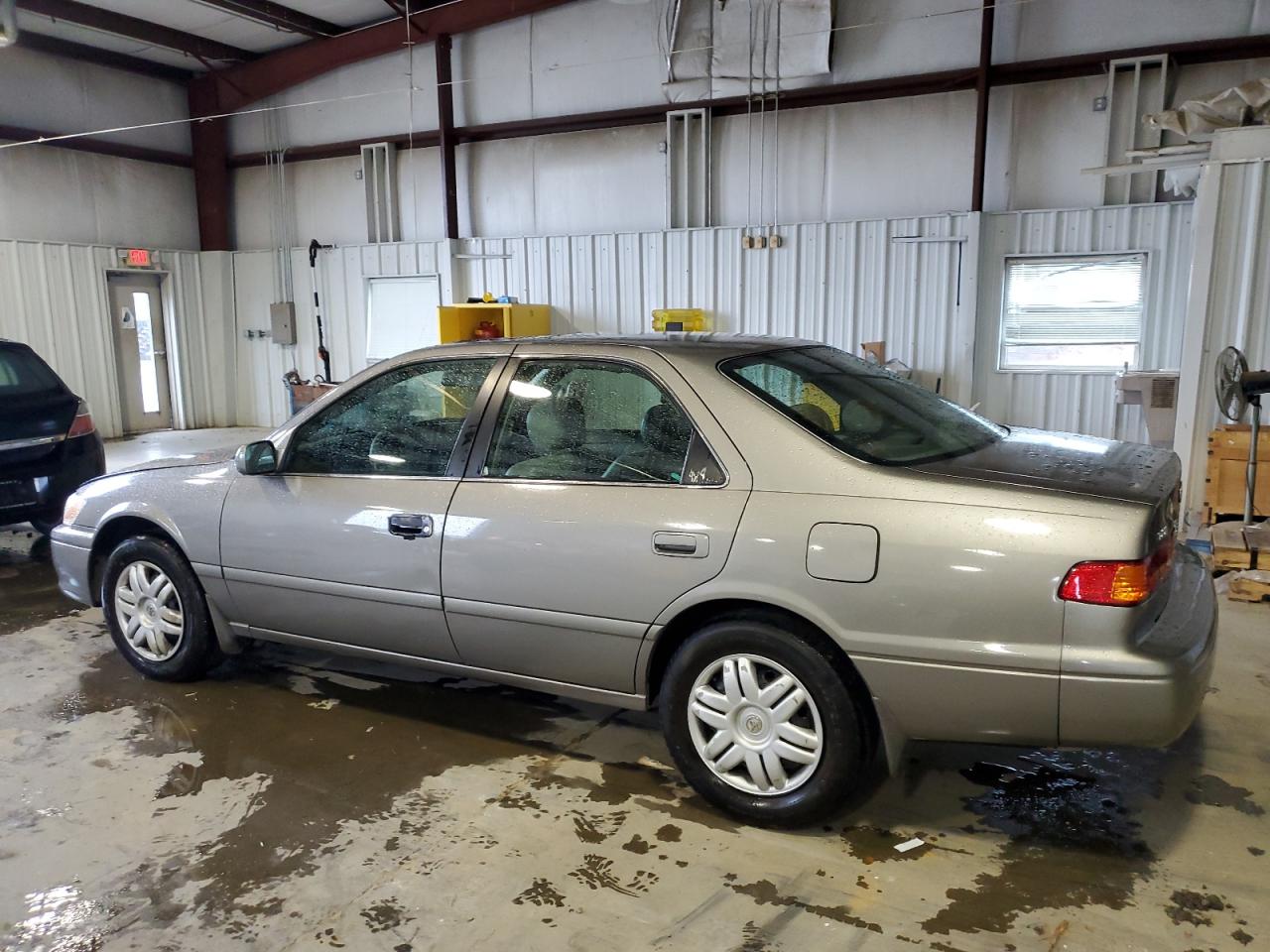 2000 Toyota Camry Le VIN: 4T1BF22K4YU111541 Lot: 66784874