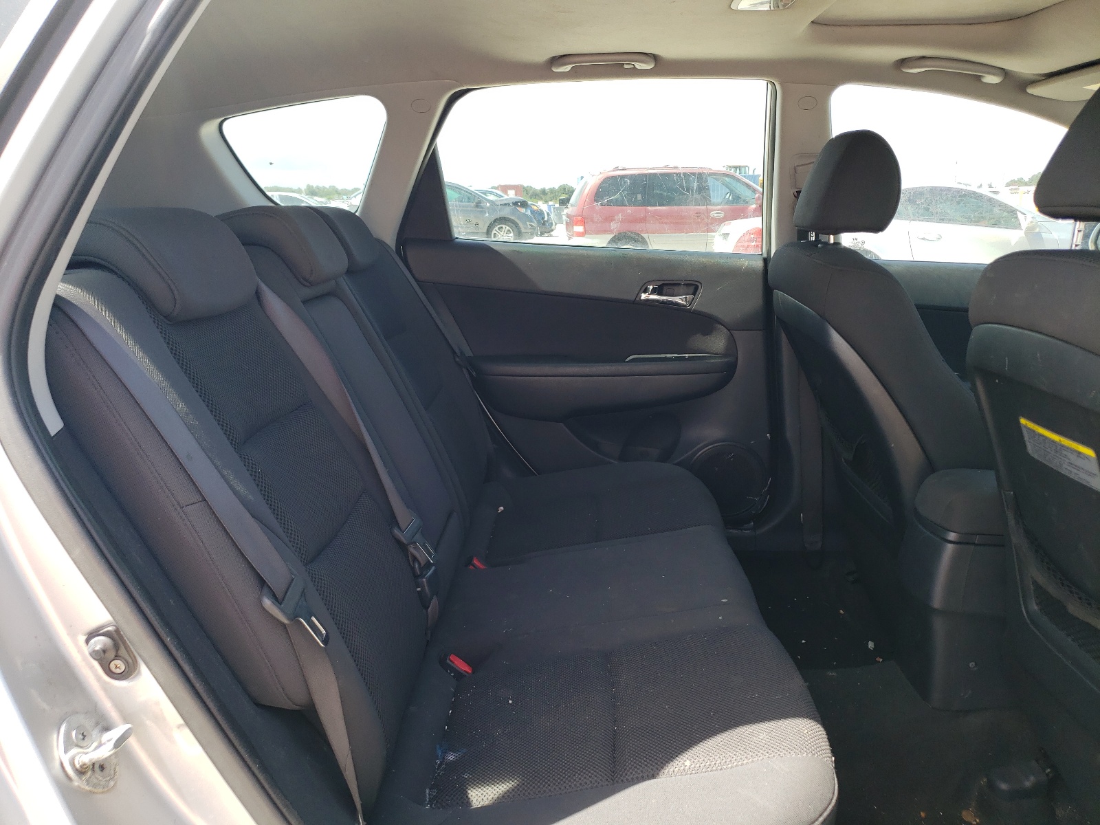 KMHDC8AE0AU068015 2010 Hyundai Elantra Touring Gls