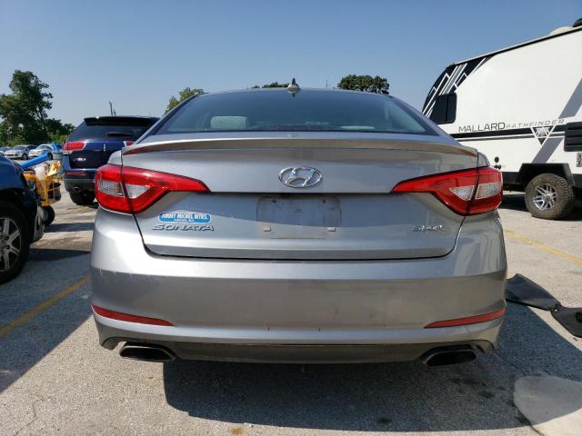 Sedans HYUNDAI SONATA 2016 Srebrny