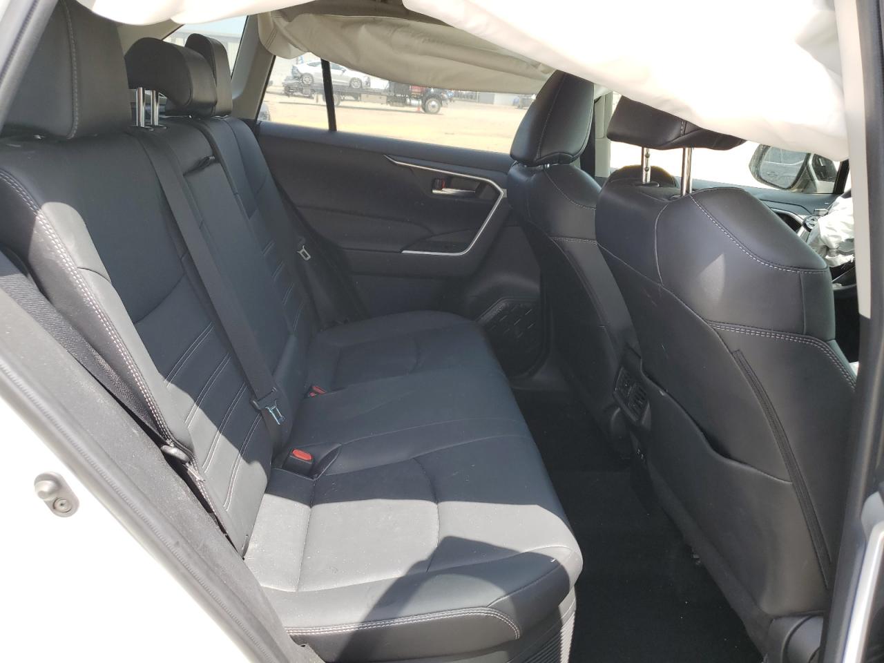 2021 Toyota Rav4 Xle Premium VIN: JTMB6RFV2MD038763 Lot: 66034134