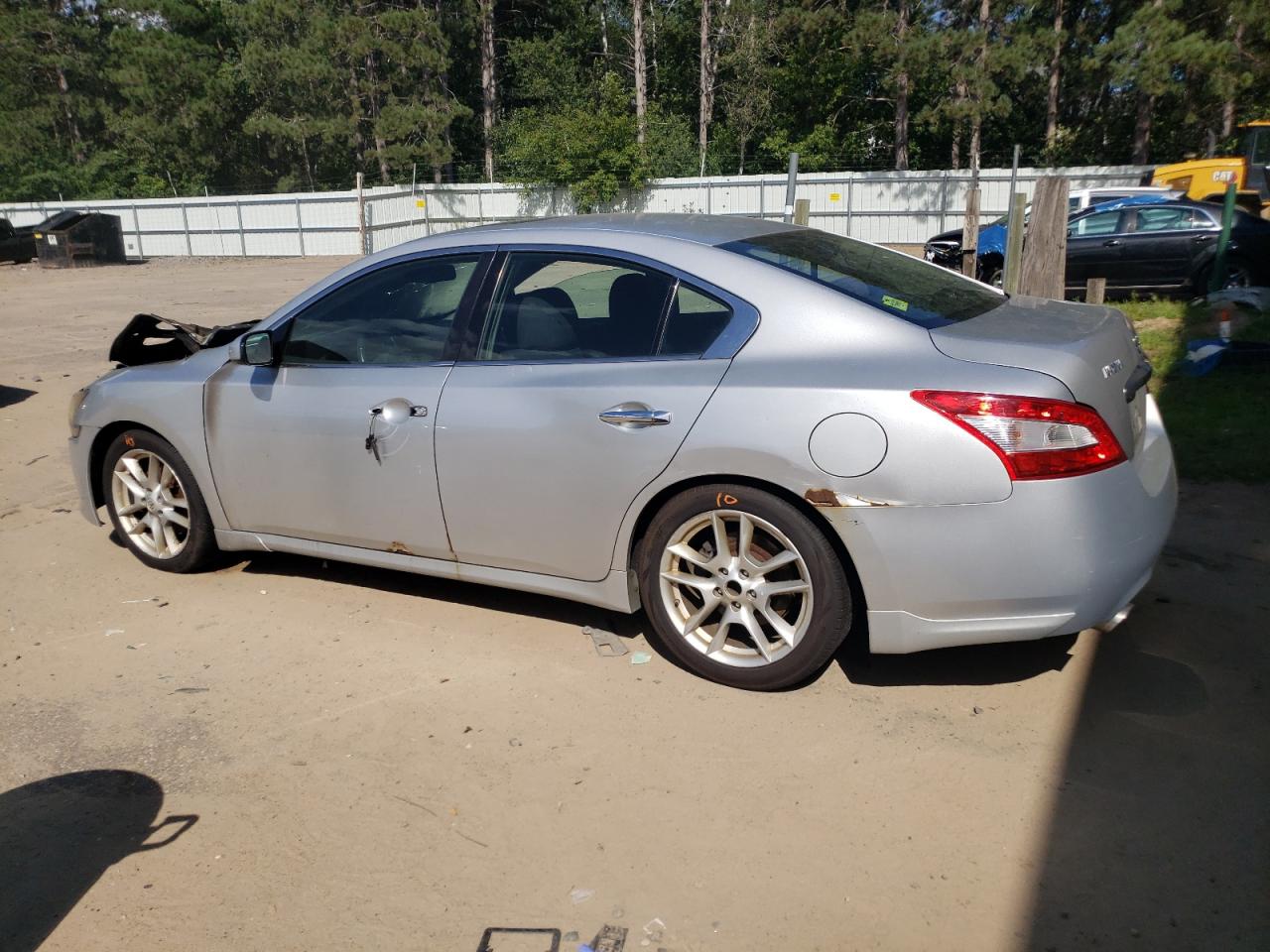 2009 Nissan Maxima - Image 2