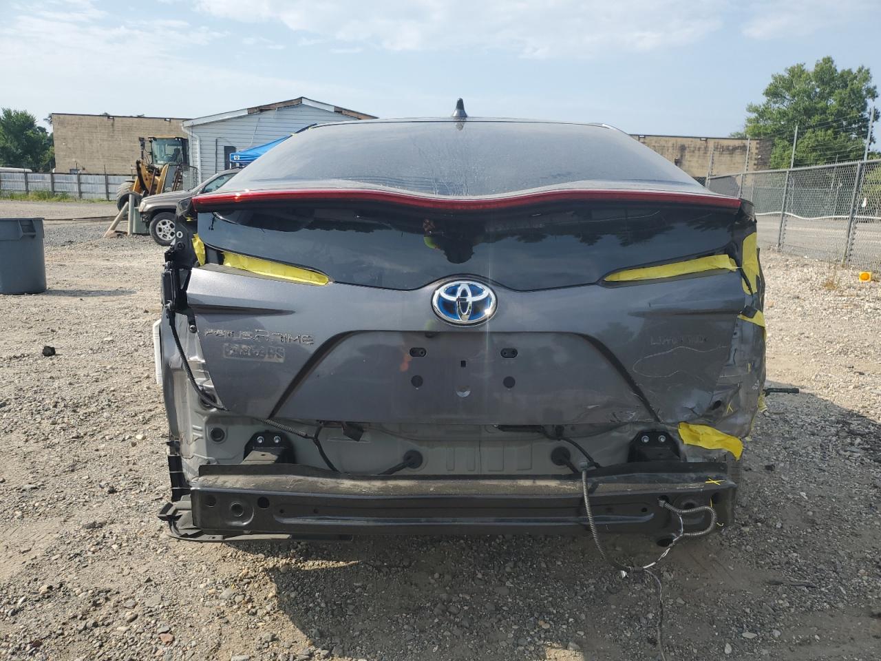 2022 Toyota Prius Prime Le VIN: JTDKAMFP1N3227706 Lot: 72974264