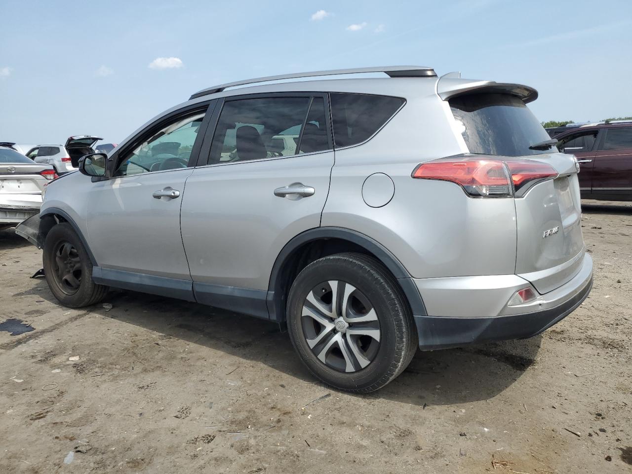 2T3BFREV0HW612352 2017 TOYOTA RAV 4 - Image 2