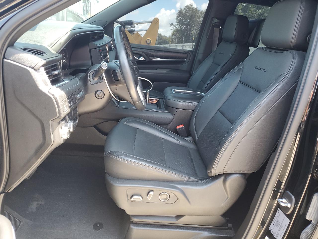 2021 GMC Yukon - Image 7