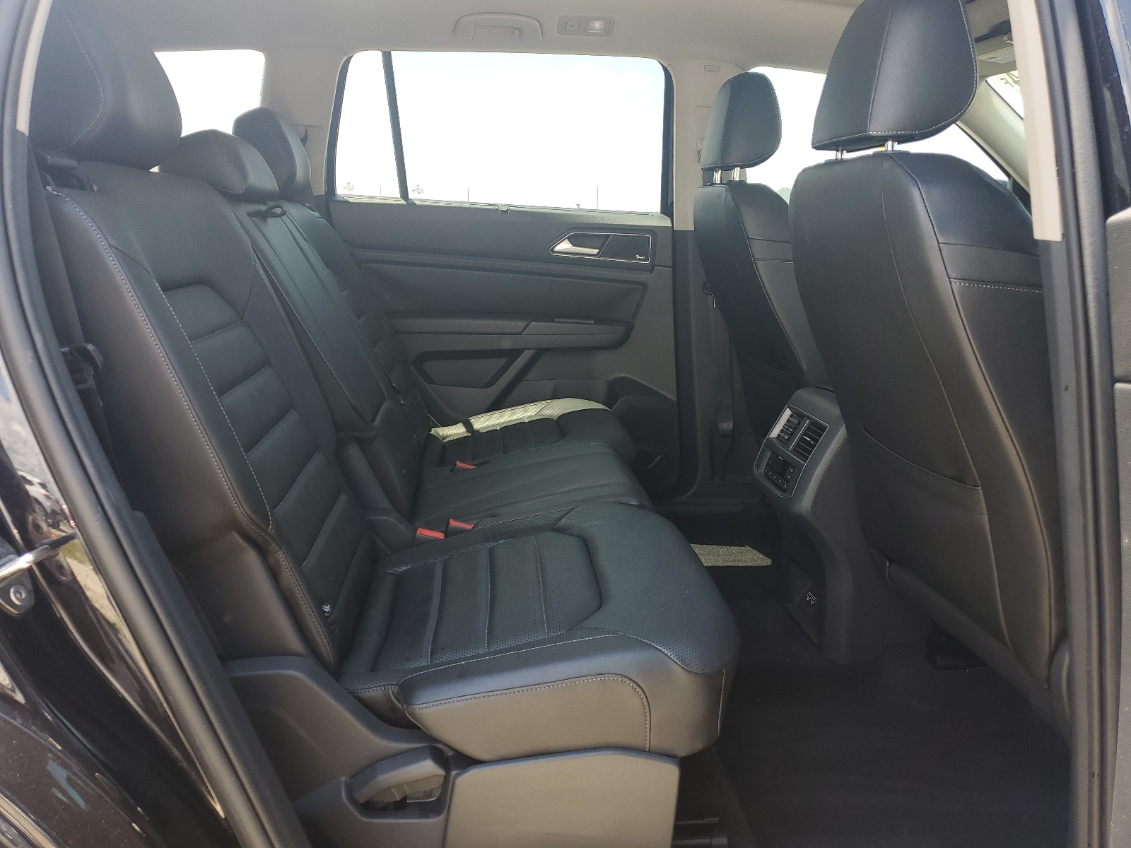 1V2NR2CA3KC554015 2019 Volkswagen Atlas Sel Premium