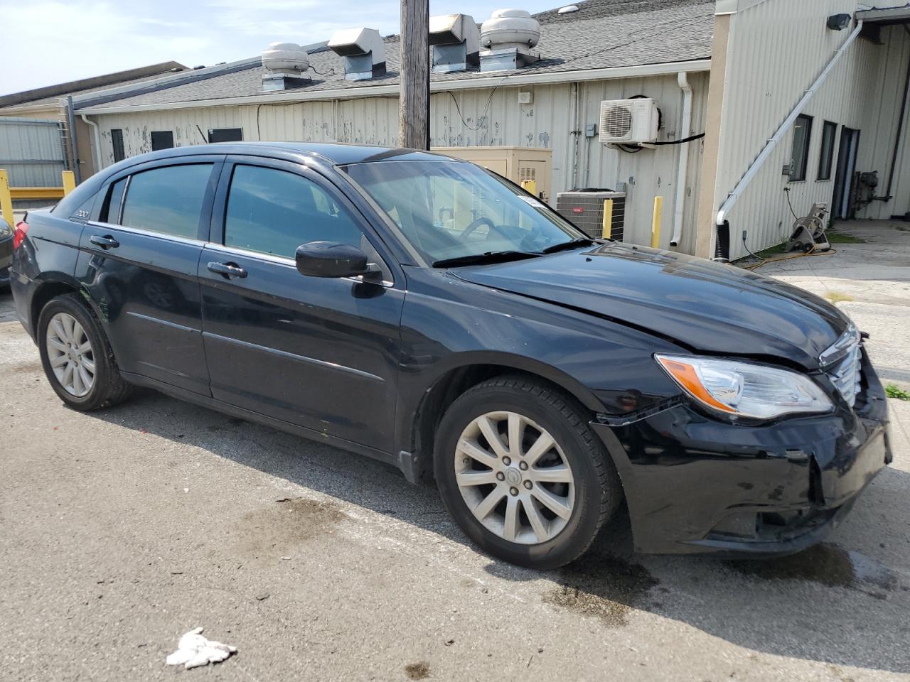 2011 Chrysler 200 - Image 4