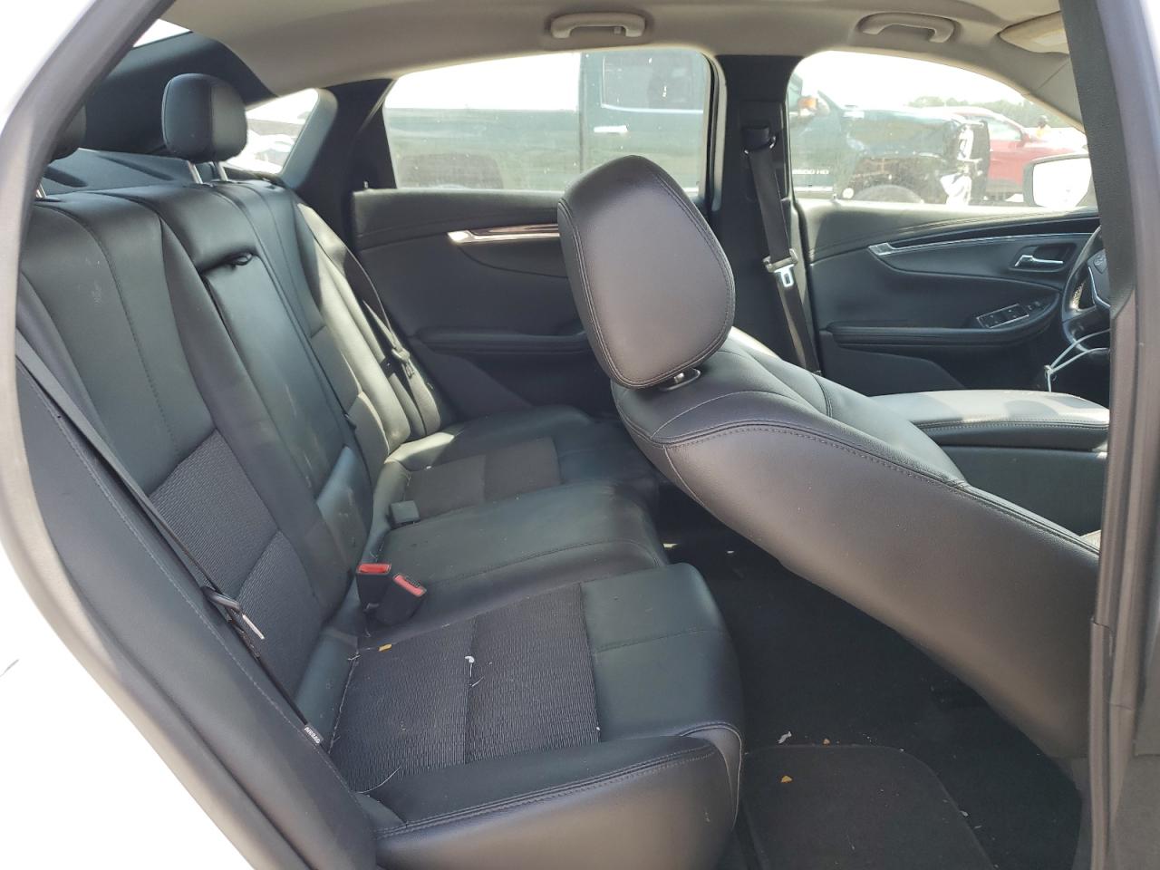 2018 Chevrolet Impala - Image 10