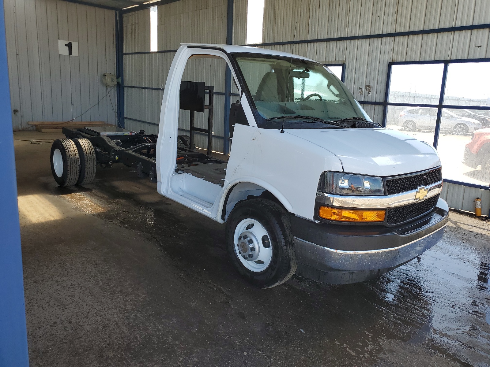 1HA6GUB72NN010302 2022 Chevrolet Express G4500