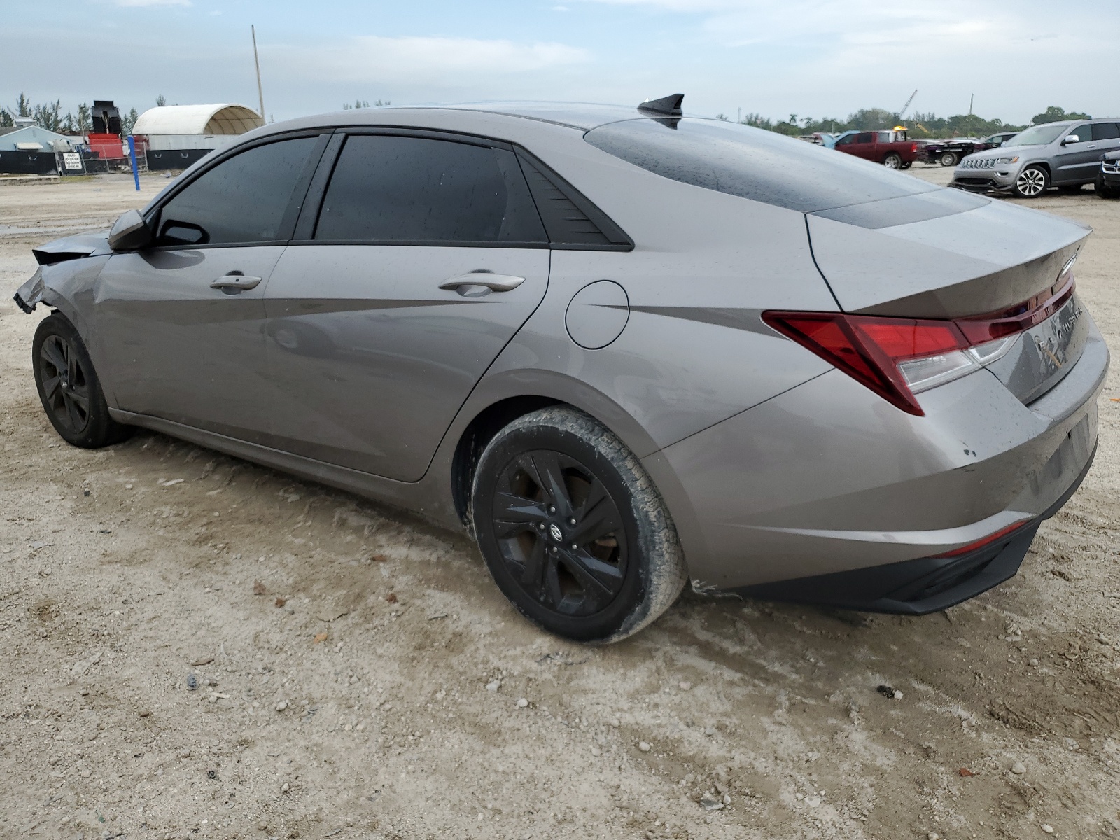 2021 Hyundai Elantra Sel vin: KMHLM4AG2MU124690