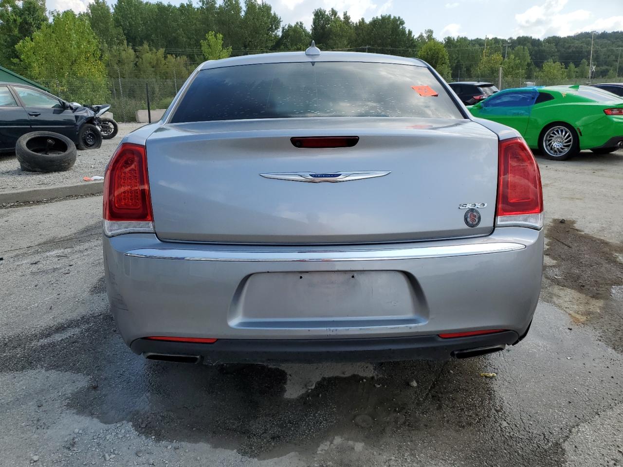 2C3CCAAG9JH239697 2018 Chrysler 300 Touring