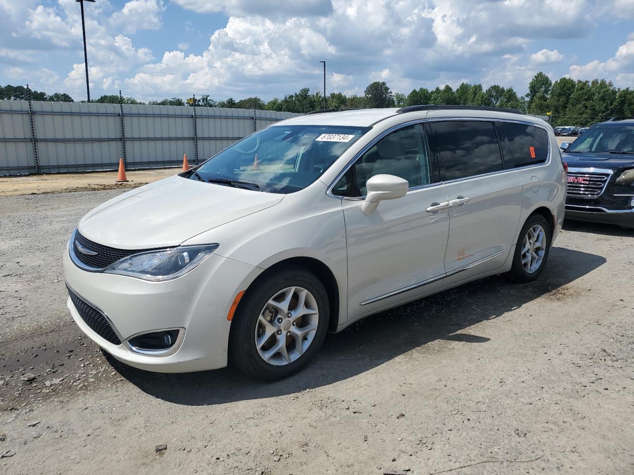 2C4RC1BG1HR611347 2017 CHRYSLER PACIFICA - Image 1