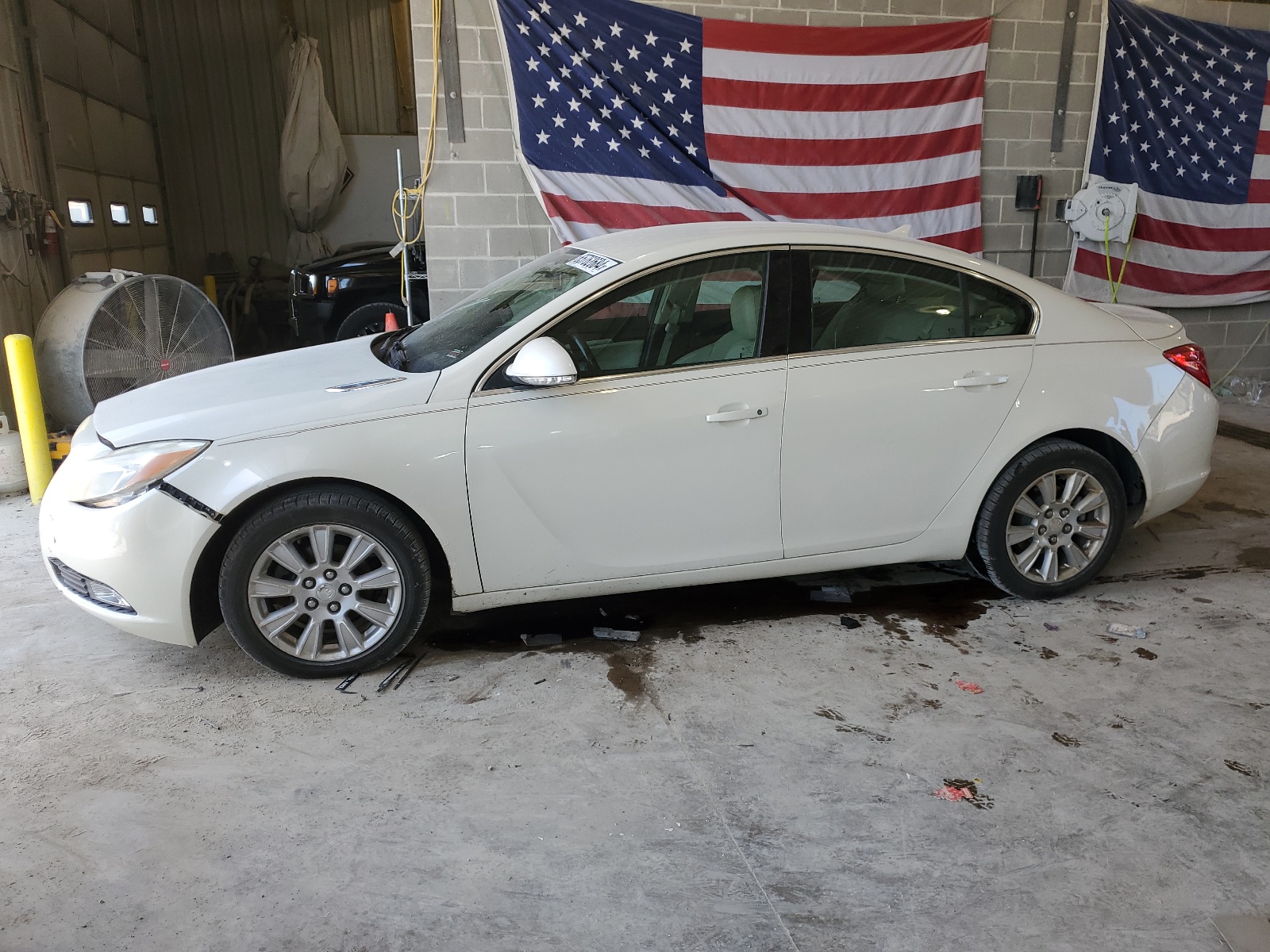 2012 Buick Regal vin: 2G4GR5ER9C9212605